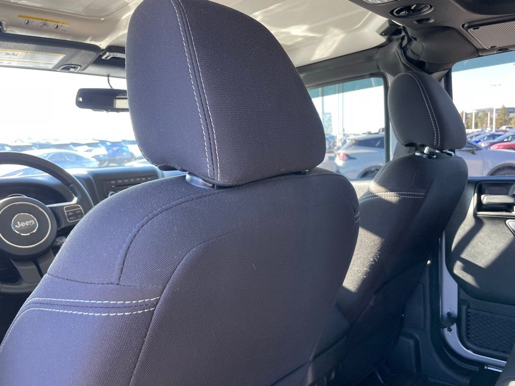 2017 Jeep Wrangler Unlimited Sahara - KEYLESS ENTRY / HEATED MIRRORS