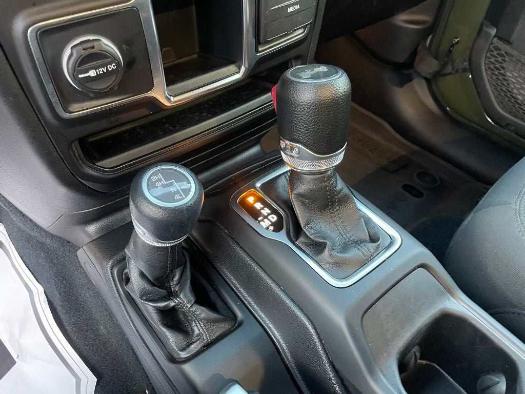 2022 Jeep Wrangler - WILLYS 4X4 / APPLE CARPLAY