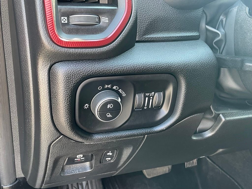 2026 RAM 1500 Rebel - POWER TAILGATE / POWER MIRRORS