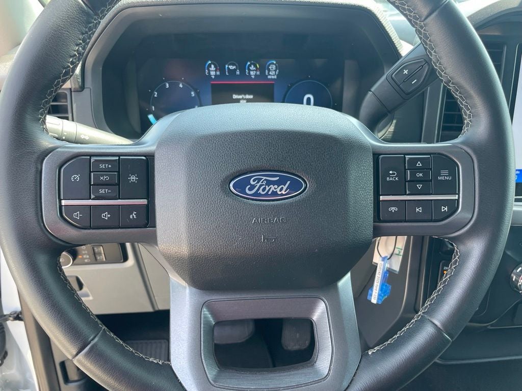 2025 Ford F-150 XLT - REAR PARKING SENSORS / 4X4