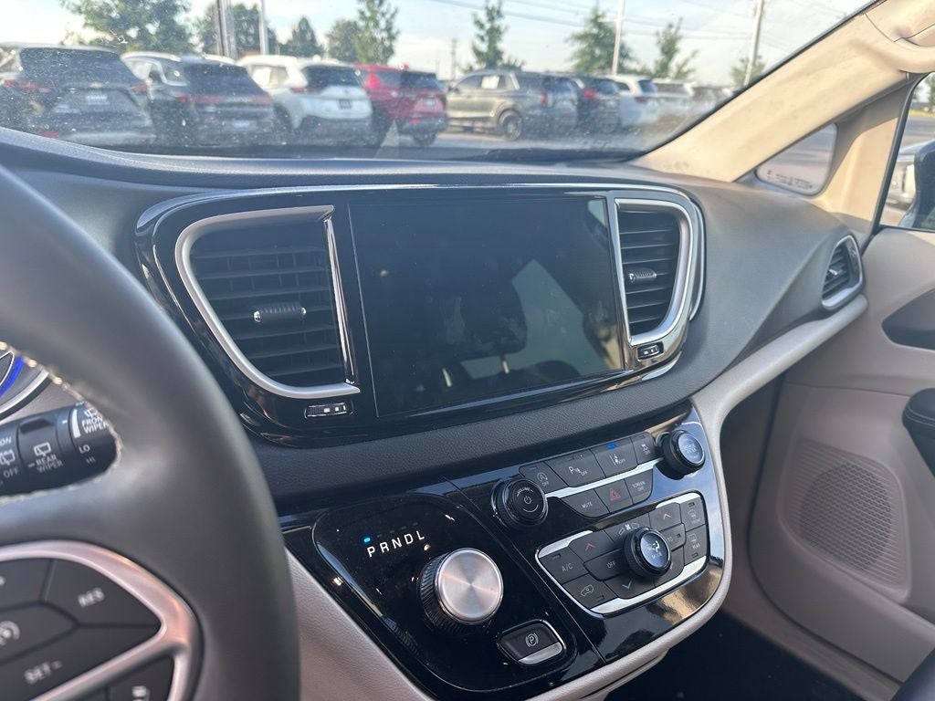 2024 Chrysler Pacifica Touring L - POWER LIFTGATE / DRIVER SEAT MEMORY