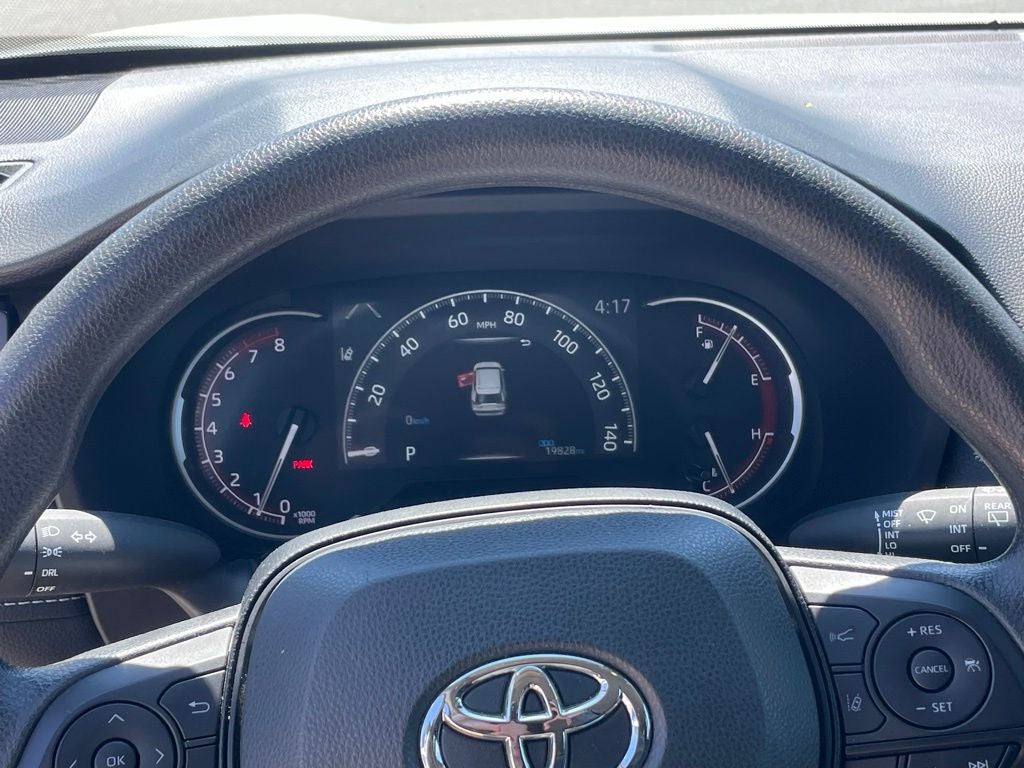 2025 Toyota RAV4 LE - WIRELESS APPLE CARPLAY / 30 MPG