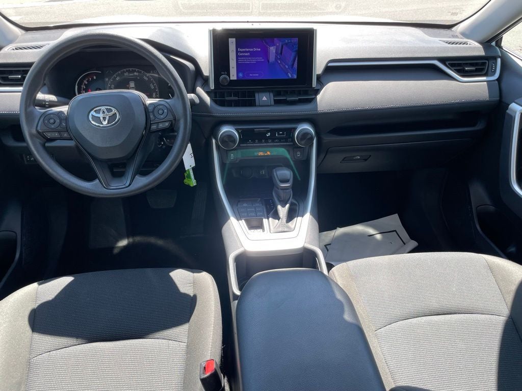 2025 Toyota RAV4 LE - WIRELESS APPLE CARPLAY / 30 MPG