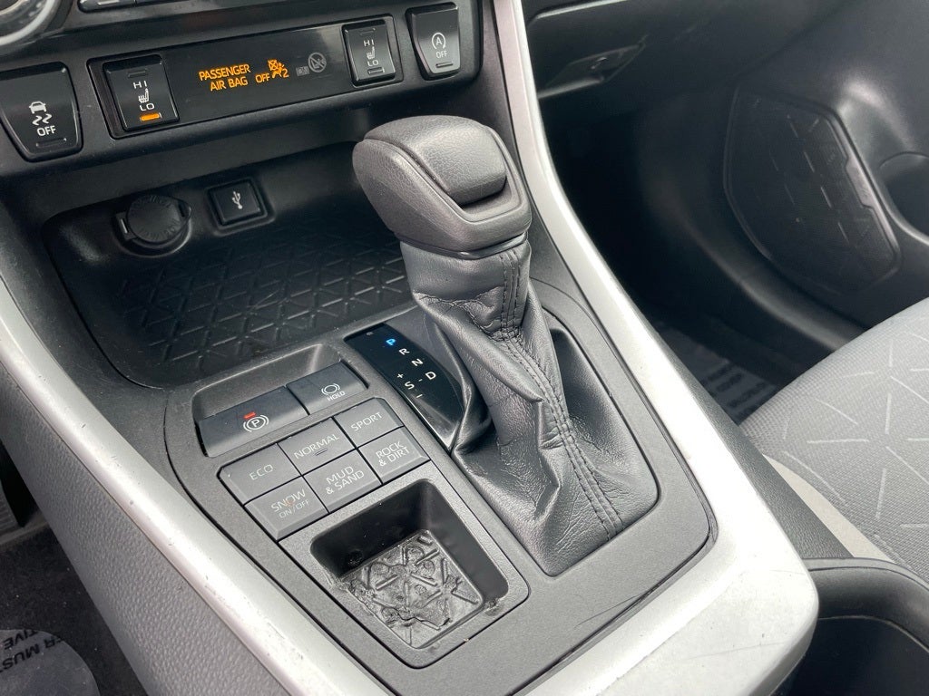 2022 Toyota RAV4 XLE - MOONROOF / RADAR CRUISE