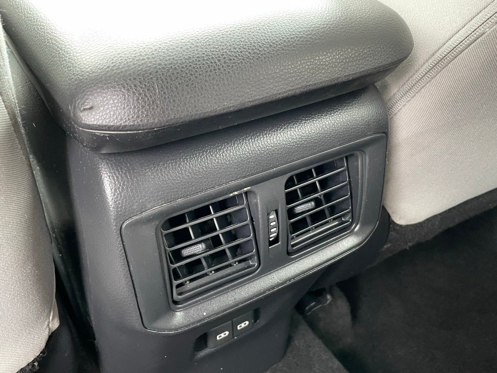 2022 Toyota RAV4 XLE - MOONROOF / RADAR CRUISE