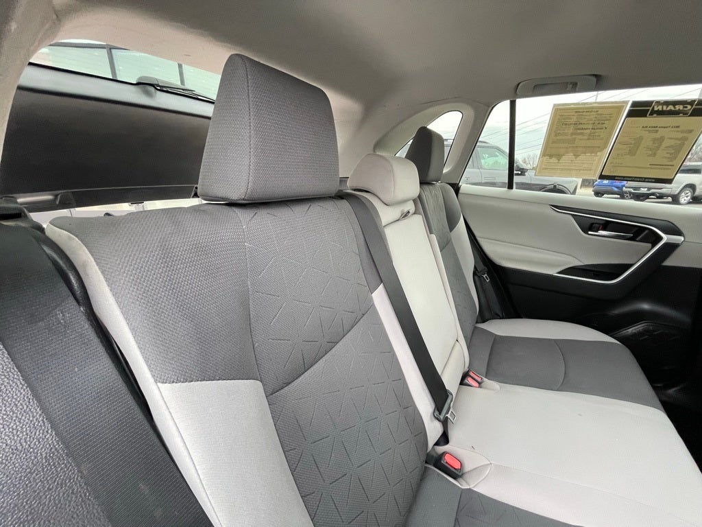 2022 Toyota RAV4 XLE - MOONROOF / RADAR CRUISE