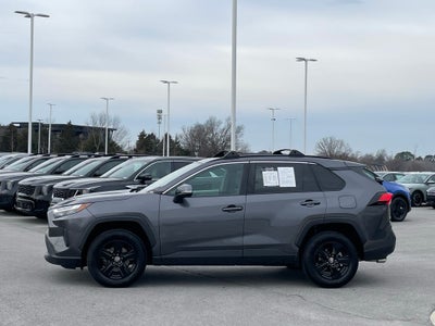 2022 Toyota RAV4 XLE - MOONROOF / RADAR CRUISE