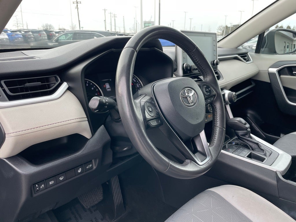2022 Toyota RAV4 XLE - MOONROOF / RADAR CRUISE