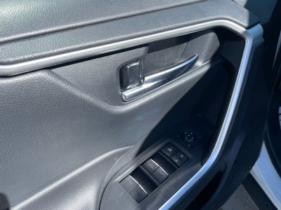 2024 Toyota RAV4 XLE - WIRELESS CARPLAY / BLIND SPOT MONITOR