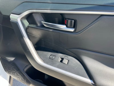 2024 Toyota RAV4 XLE - WIRELESS CARPLAY / BLIND SPOT MONITOR