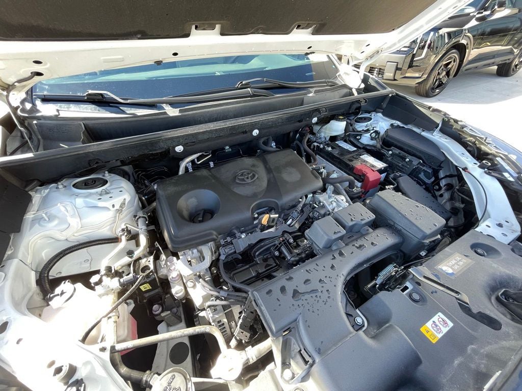 2024 Toyota RAV4 XLE - WIRELESS CARPLAY / BLIND SPOT MONITOR