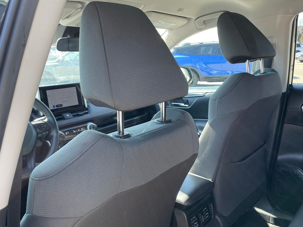 2024 Toyota RAV4 XLE - BLIND SPOT MONITOR / 7 INCH DISPLAY