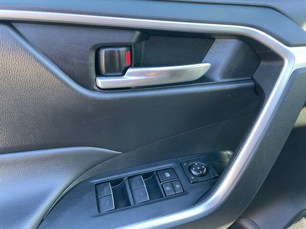2024 Toyota RAV4 XLE - WIRELESS CARPLAY / LANE DEPARTURE ALERT