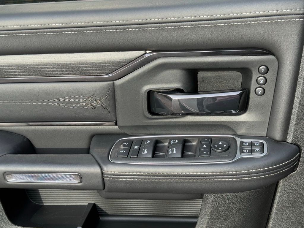 2024 RAM 2500 Limited - POWER RUNNING BOARDS / ADAPTIVE CRUISE