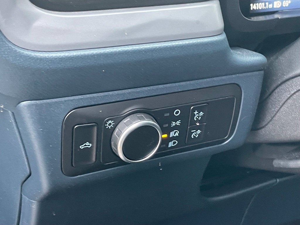 2025 Ford Maverick XL - AWD / 30 MPG