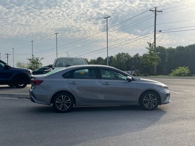2024 Kia Forte LXS - KIA CERTIFIED / BLIND SPOT ASSIST