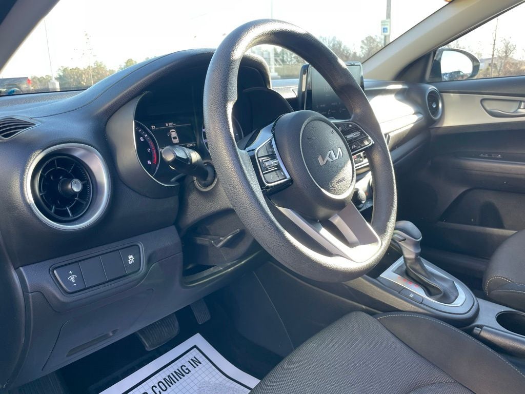 2024 Kia Forte LXS - KIA CERTIFIED / 8 INCH TOUCHSCREEN