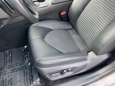 2024 Toyota Camry SE - 40 MPG / APPLE CARPLAY