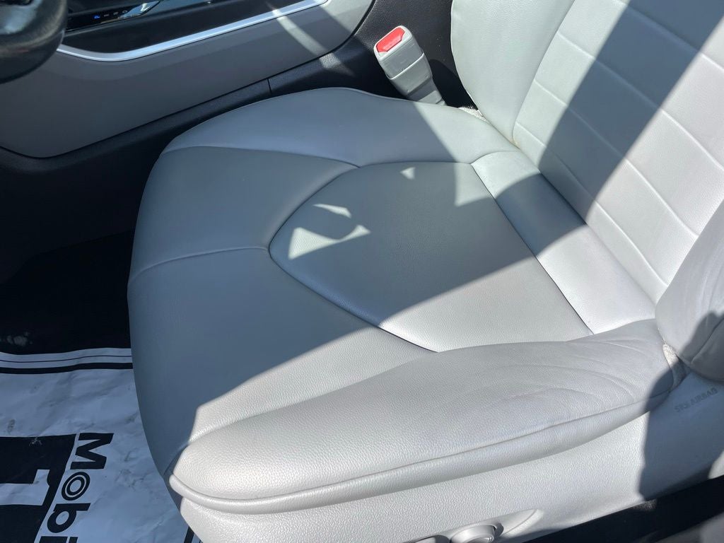 2021 Toyota Highlander XLE - MOONROOF / LEATHER