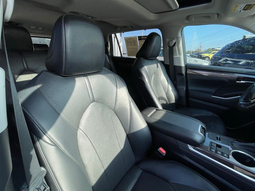 2023 Toyota Highlander Hybrid Limited - MOONROOF / VENTILATED SEATS