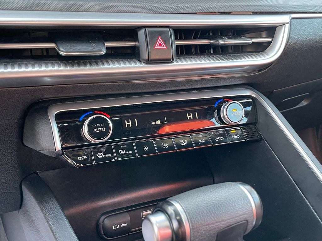 2023 Kia K5 GT-Line - PANORAMIC SUNROOF / RED INTERIOR