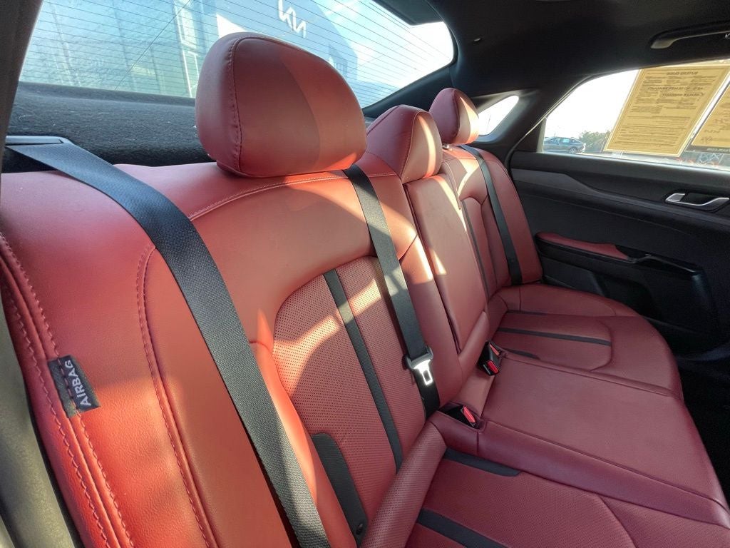 2023 Kia K5 GT-Line - PANORAMIC SUNROOF / RED INTERIOR