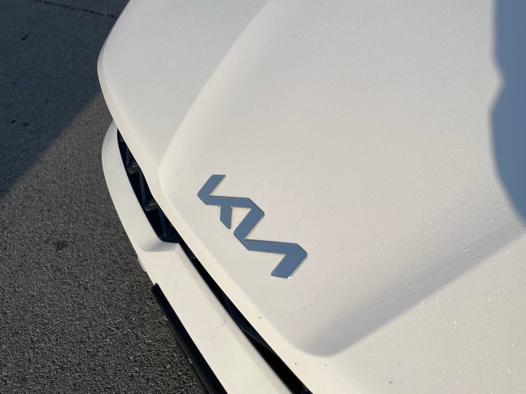 2023 Kia K5 GT-Line - PANORAMIC SUNROOF / RED INTERIOR