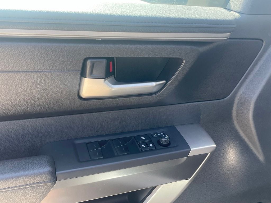 2025 Toyota Sequoia SR5 - POWER MOONROOF / VENTILATED SEATS