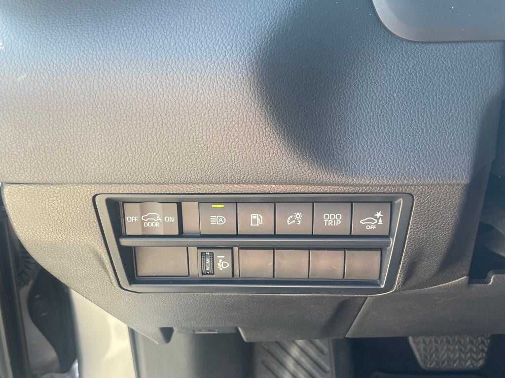 2025 Toyota Sequoia SR5 - POWER MOONROOF / VENTILATED SEATS
