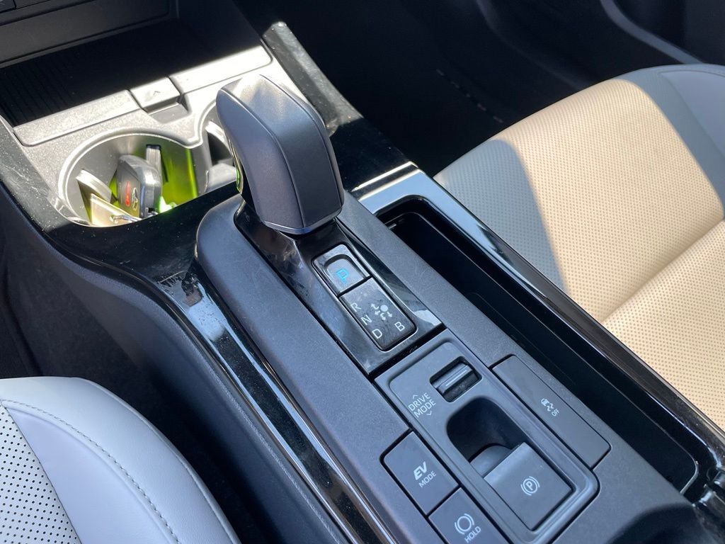 2024 Toyota Prius XLE - 52 MPG / RAIN SENSING WIPERS