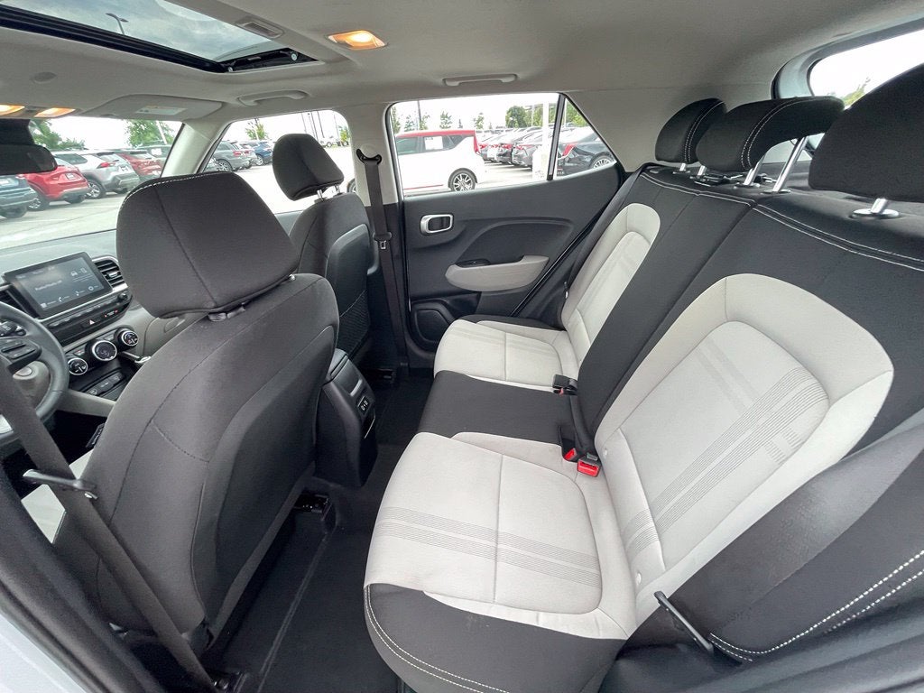 2025 Hyundai VENUE SEL - POWER MOONROOF / APPLE CARPLAY