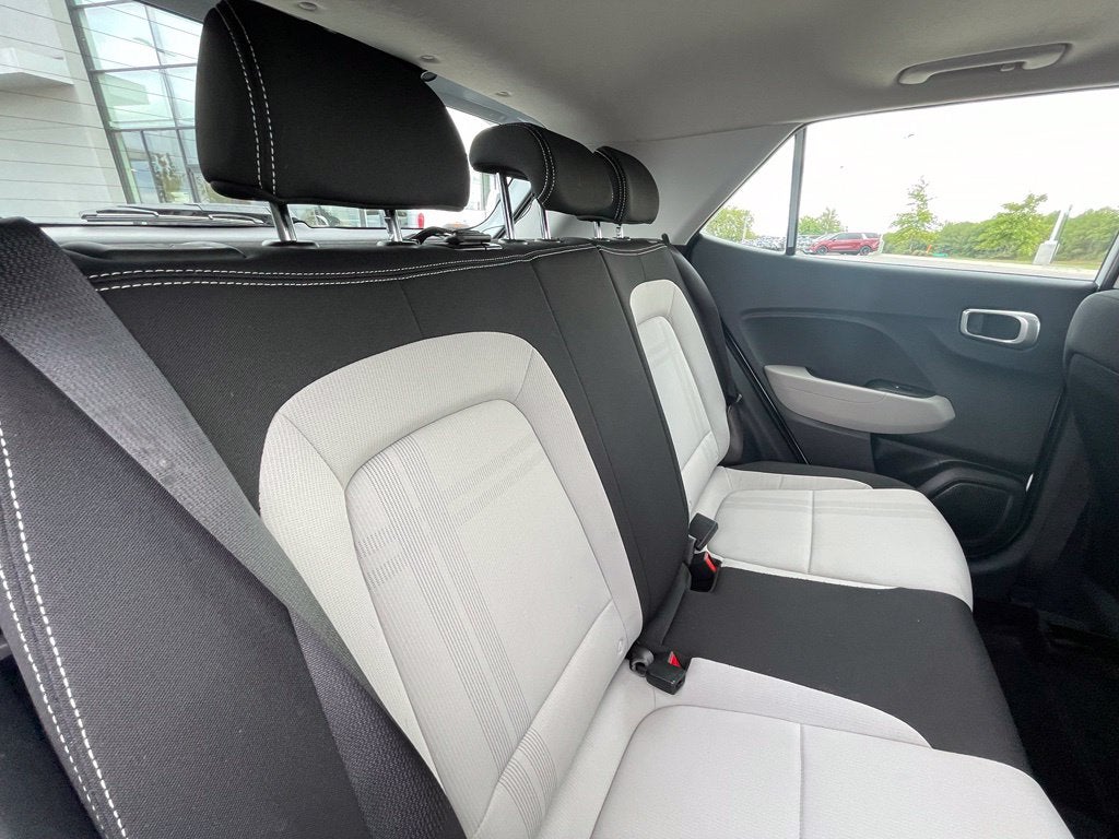 2025 Hyundai VENUE SEL - POWER MOONROOF / APPLE CARPLAY