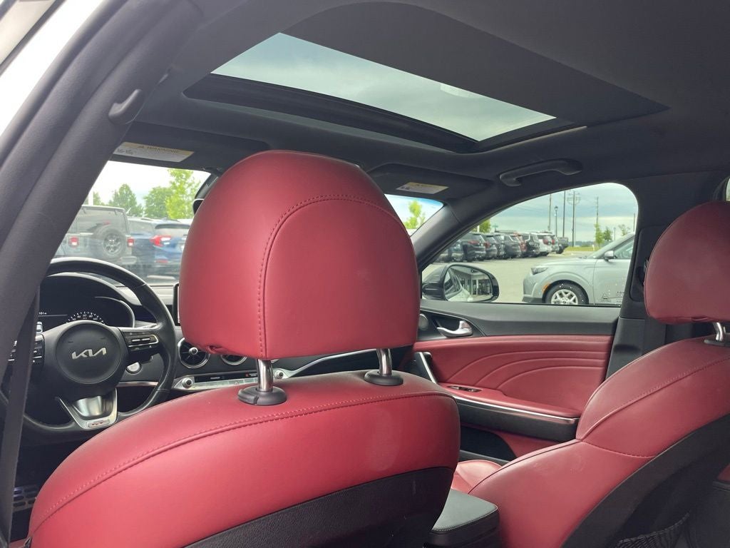 2022 Kia Stinger GT2 - RED INTERIOR PKG / ALL WHEEL DRIVE