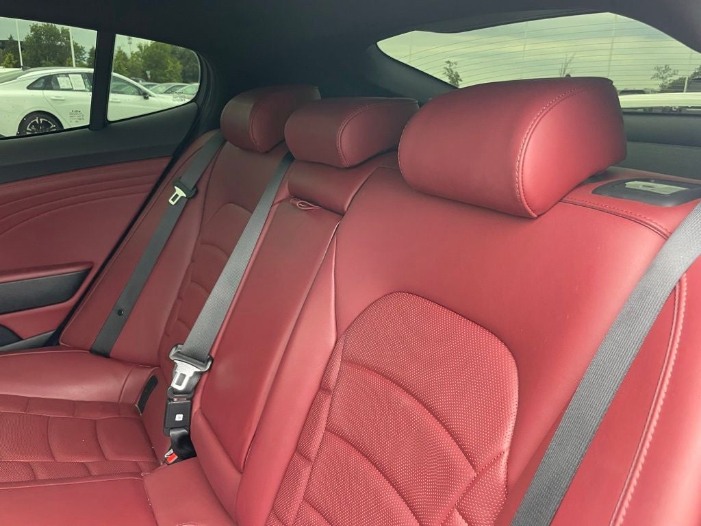 2022 Kia Stinger GT2 - RED INTERIOR PKG / ALL WHEEL DRIVE