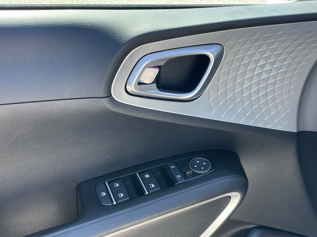 2025 Kia Soul LX - KIA CERTIFIED / APPLE CARPLAY