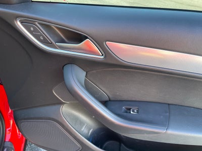 2018 Audi Q3 2.0T Premium Plus quattro - PANORAMIC SUNROOF / CD PLAYER