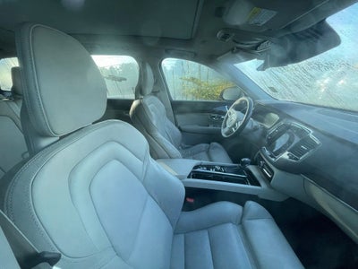 2017 Volvo XC90 T6 Momentum - 360 SURROUND VIEW / PANORAMIC MOONROOF