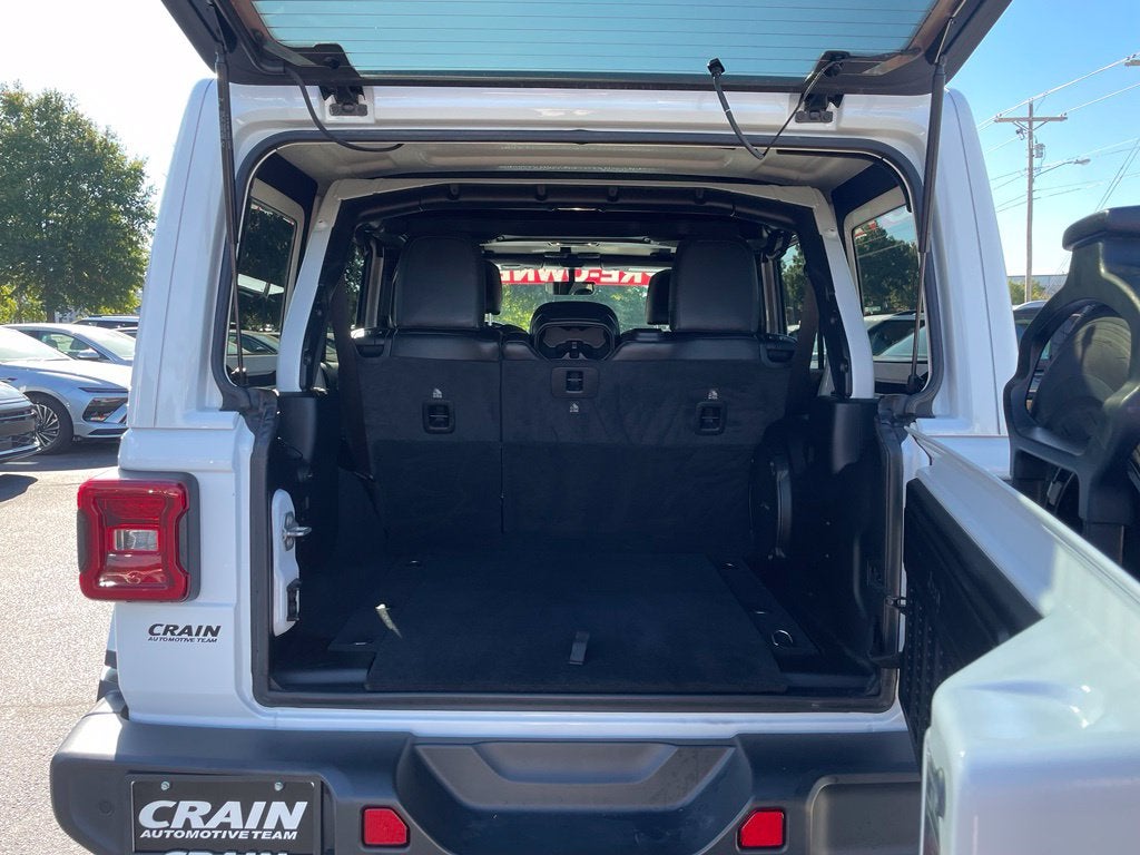2020 Jeep Wrangler Unlimited Sahara Altitude Leather, Navi, Alpine, One Owner, Clean CarFax