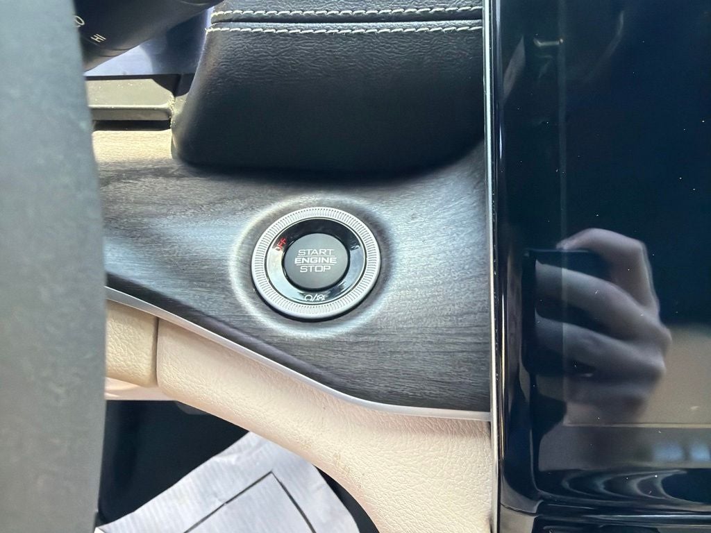 2023 Jeep Grand Cherokee Limited CARFAX 1-OWNER