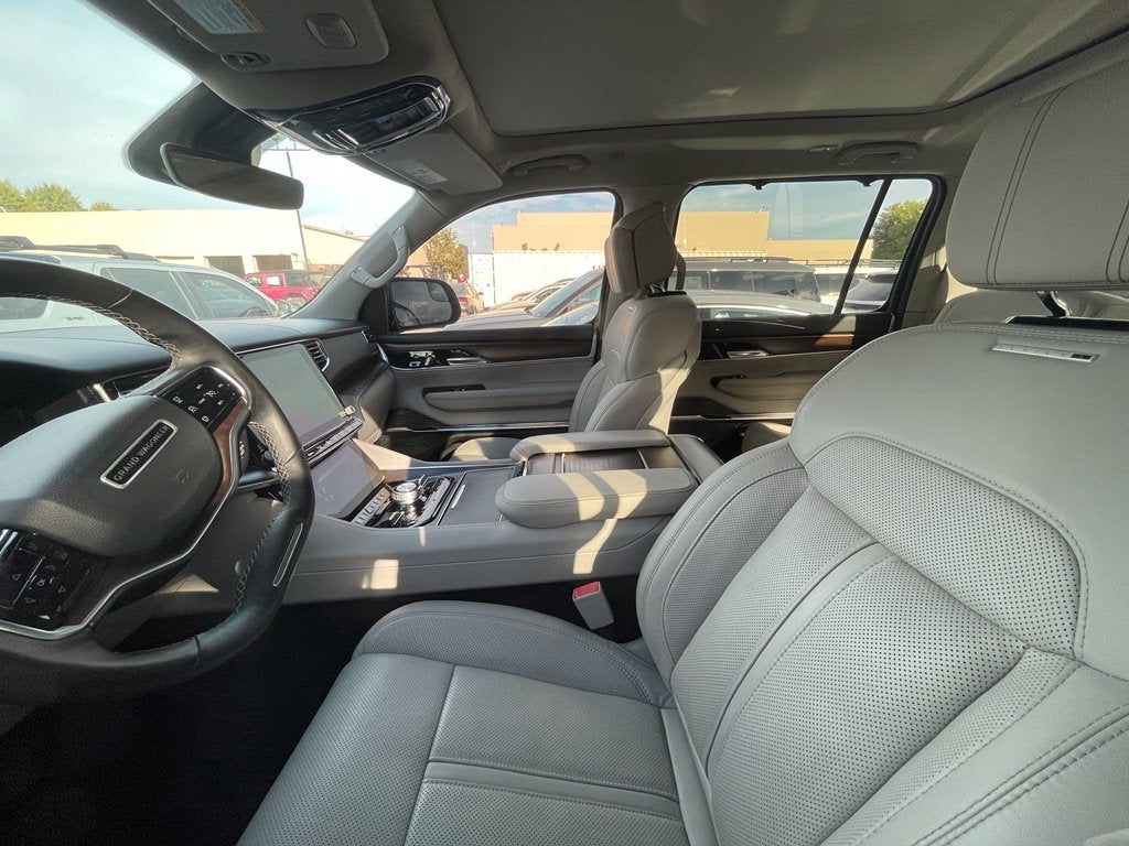 2023 Jeep Grand Wagoneer Base Clean CarFax, One Owner