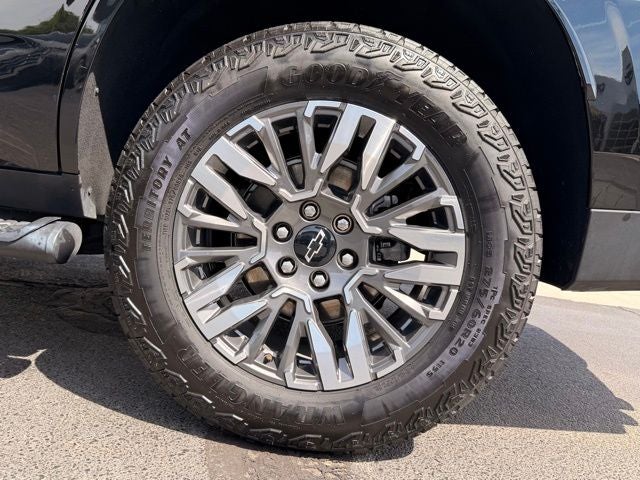 2025 Chevrolet Tahoe Z71 - Photo 32