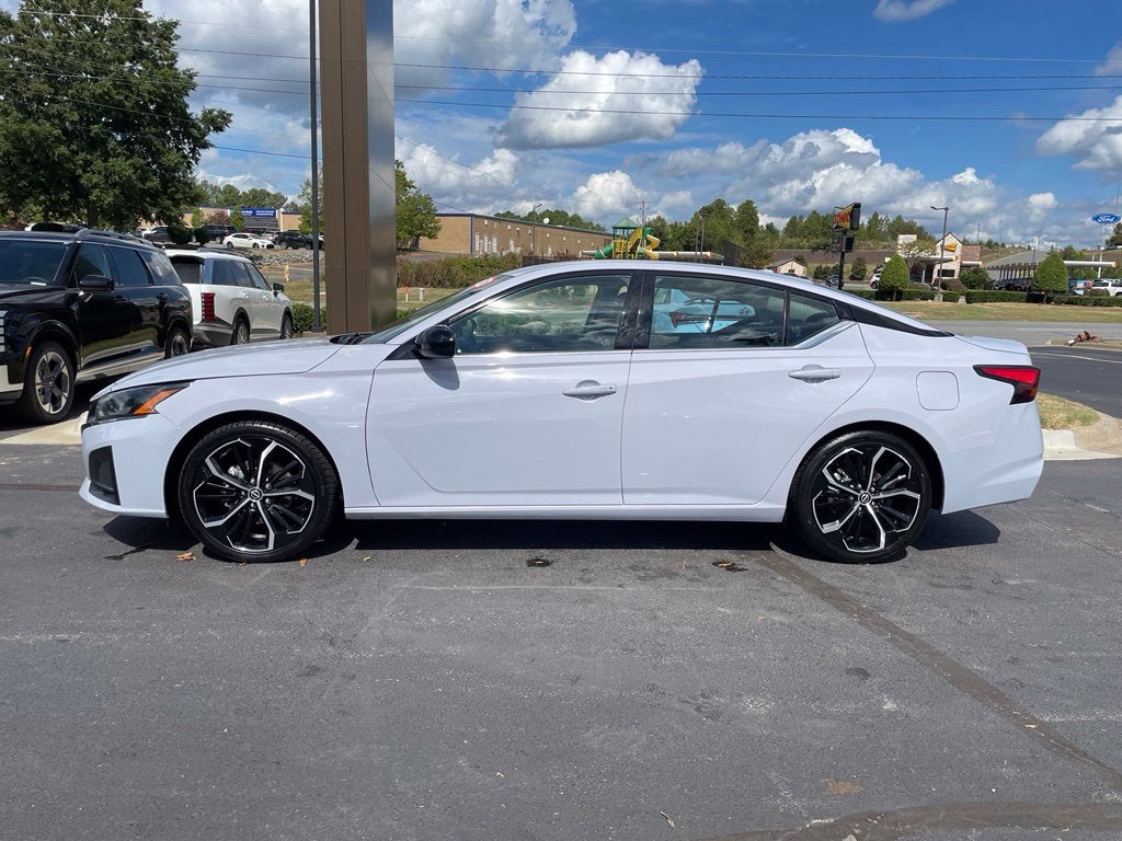 2024 Nissan Altima 2.5 SR Clean CarFax, One Owner