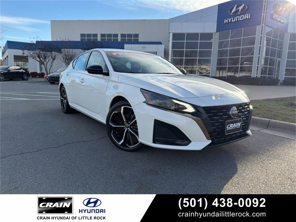 2023 Nissan Altima SR