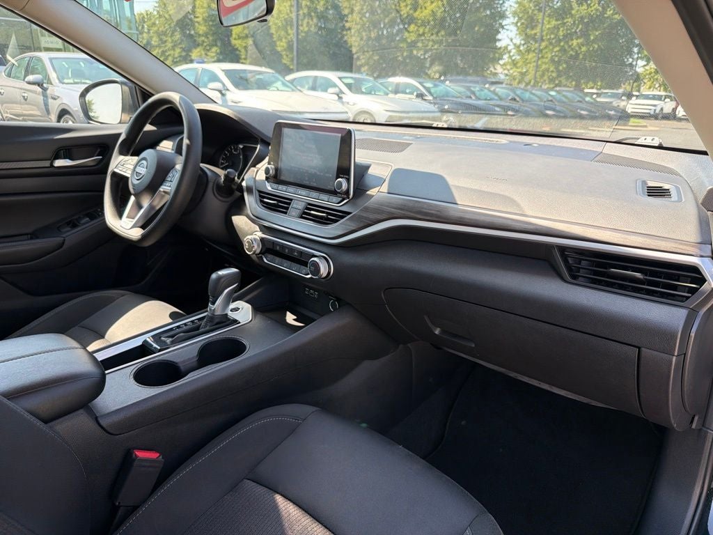 2025 Nissan Altima SV - Photo 33