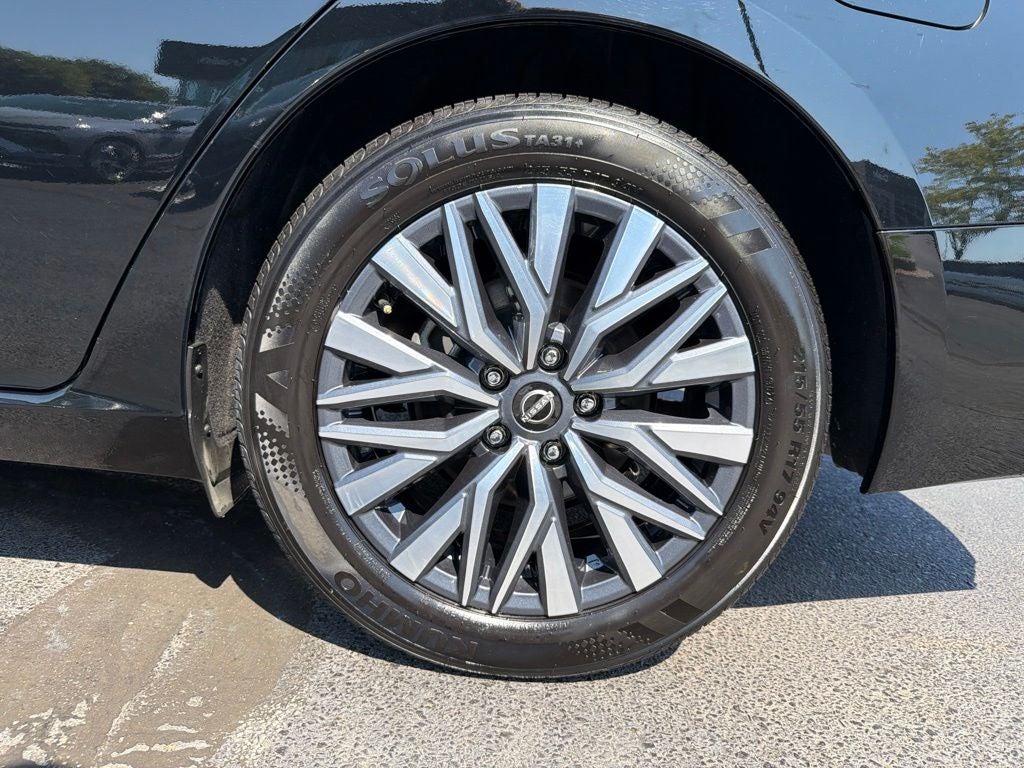 2025 Nissan Altima SV - Photo 34