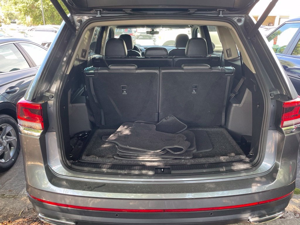 2023 Volkswagen Atlas 2.0T SE w/Technology Clean CarFax, One Owner, Third Row Seat
