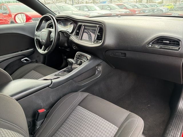 2022 Dodge Challenger SXT