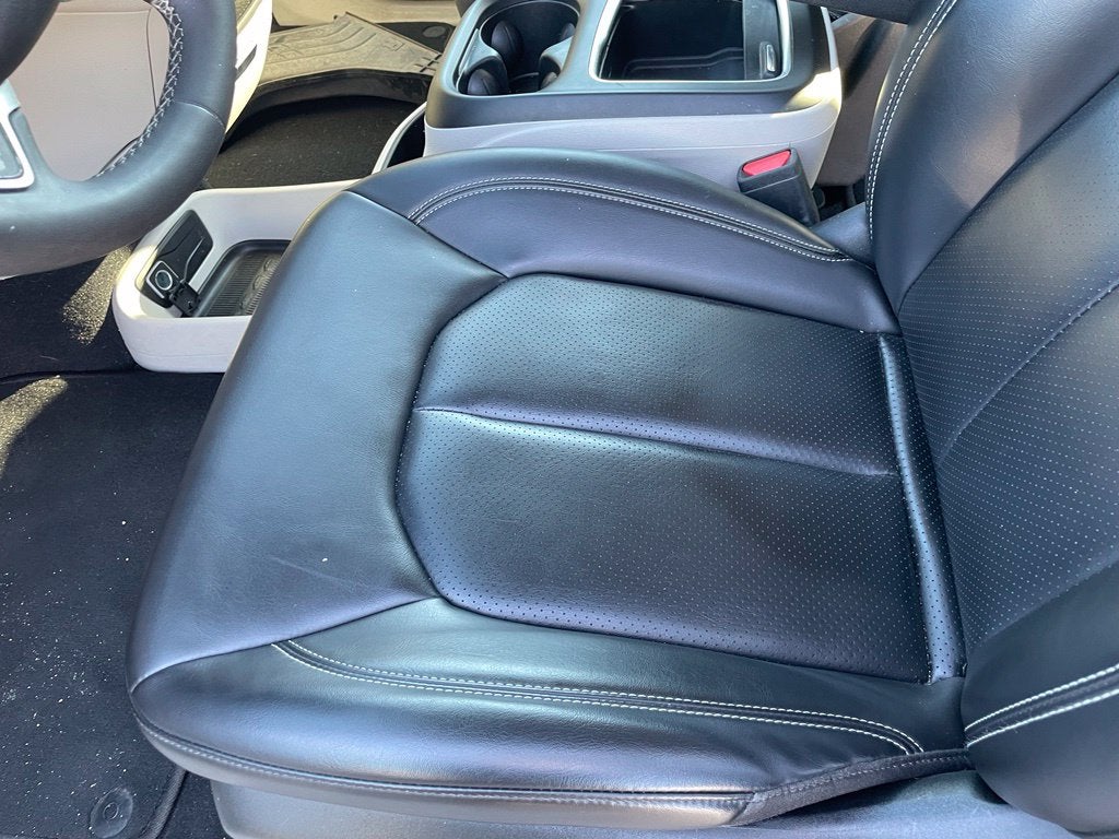 2023 Chrysler Pacifica Touring L Clean CarFax, One Owner, Third Row Seating