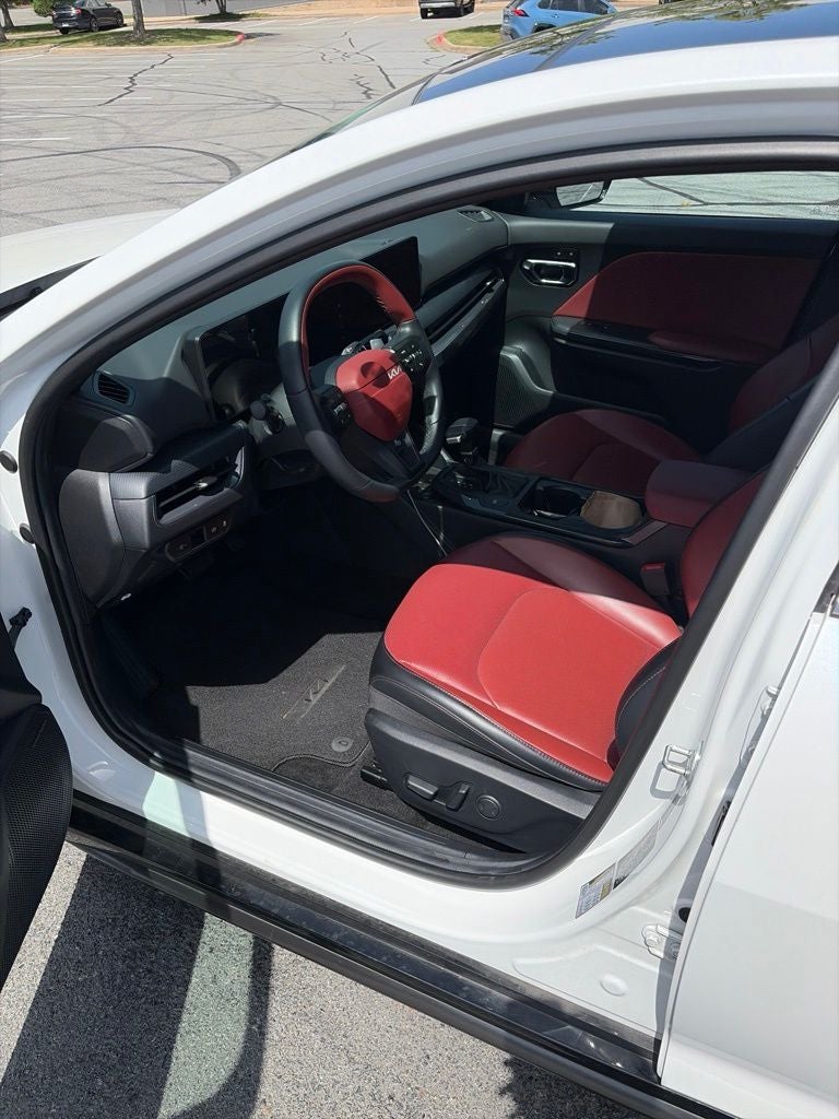 2025 Kia K4 GT-Line - Photo 13