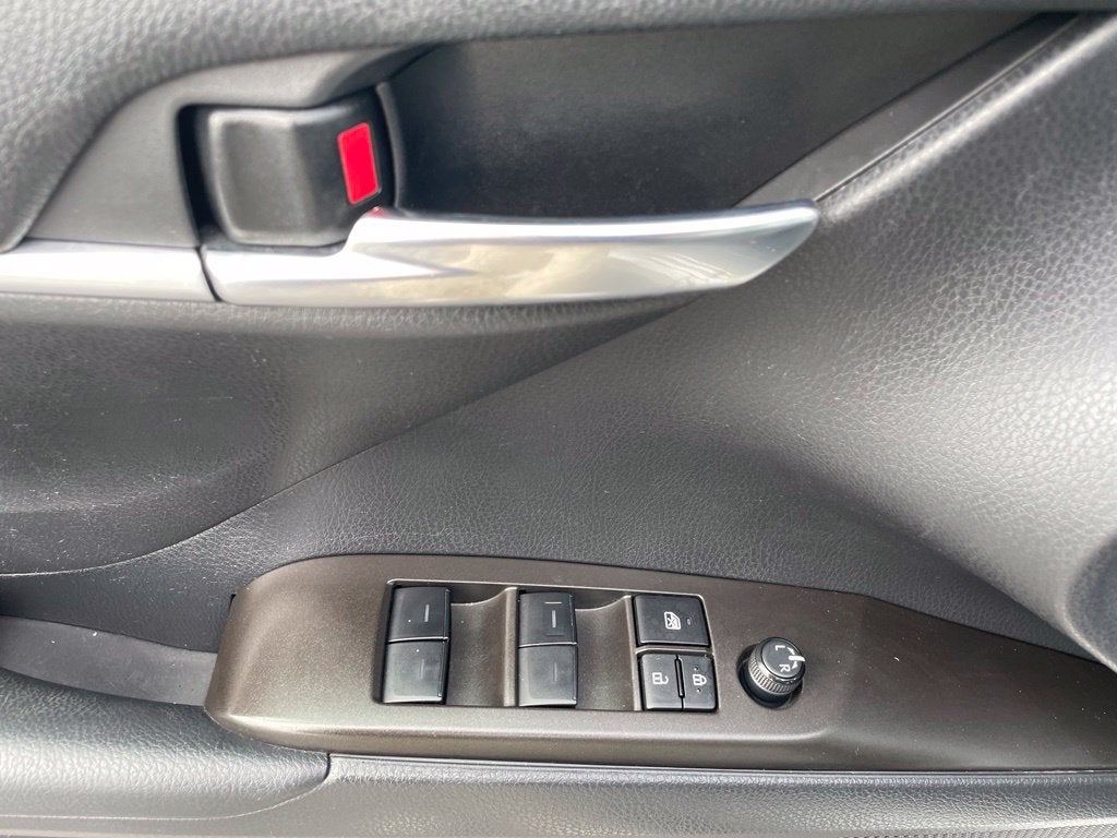 2023 Toyota Camry LE - Photo 11